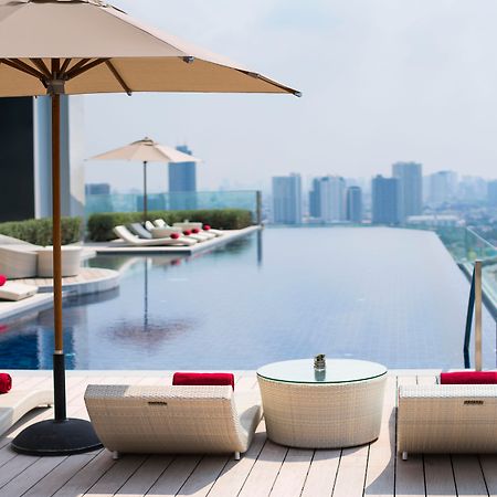 فندق أفاني+ ريفر سايد بانكوك المظهر الخارجي الصورة The rooftop pool at the hotel