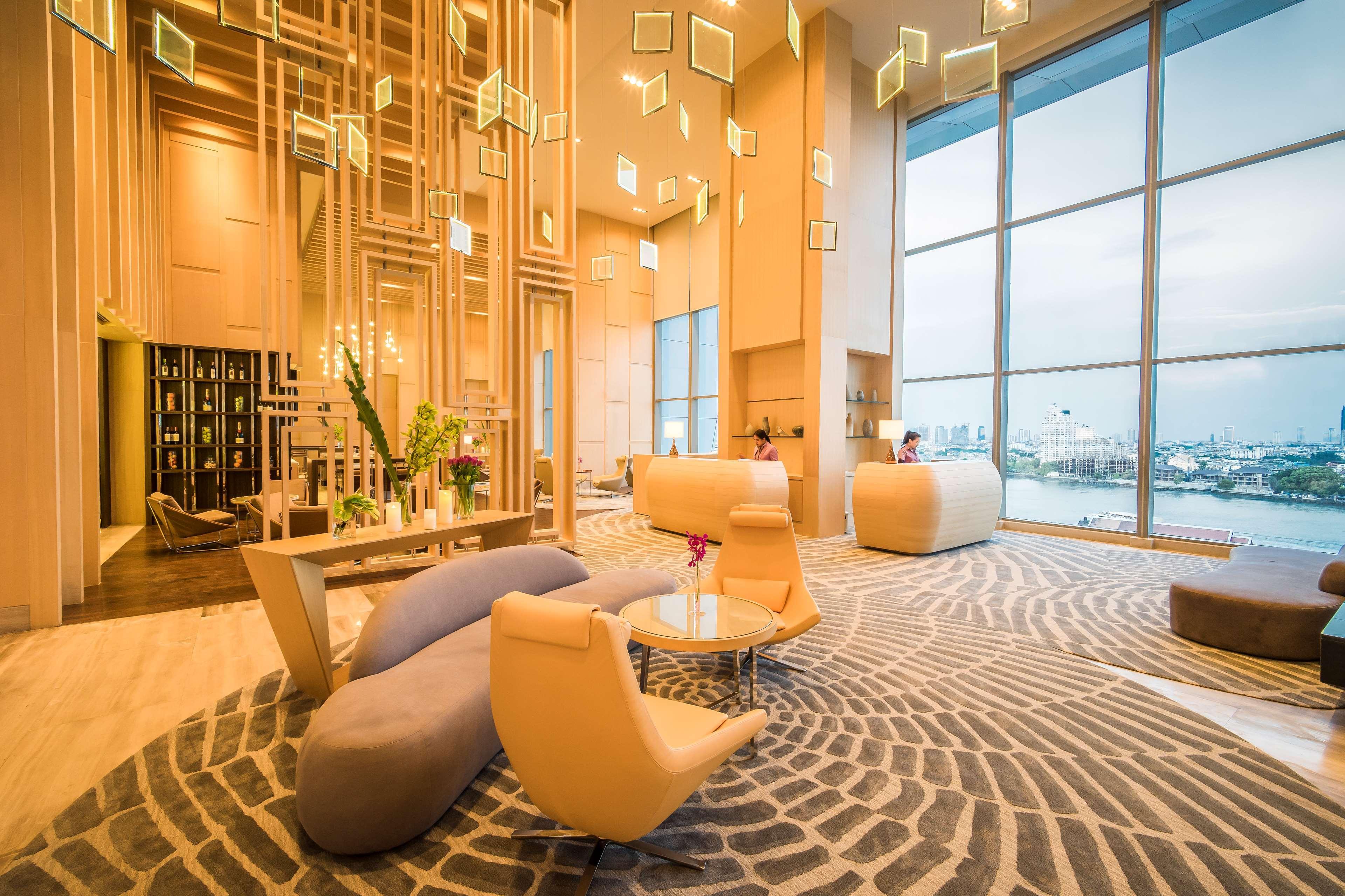 فندق أفاني+ ريفر سايد بانكوك المظهر الخارجي الصورة The lobby of the hotel